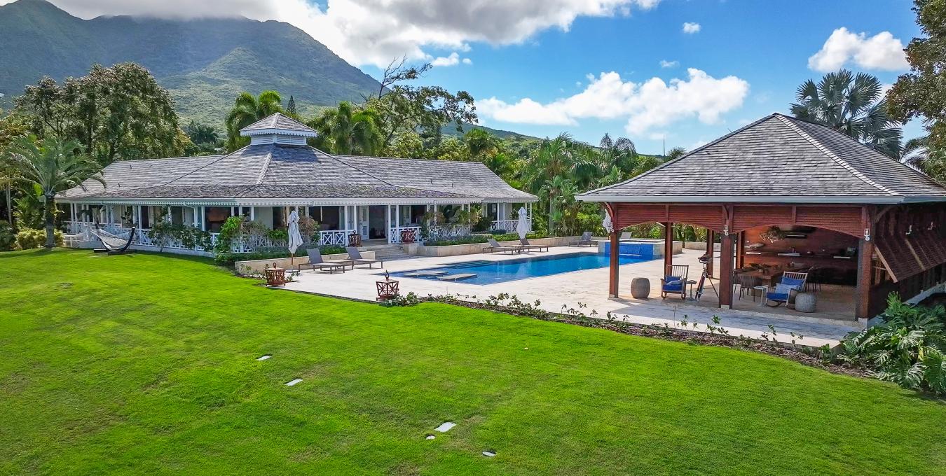 Four Seasons, Nevis